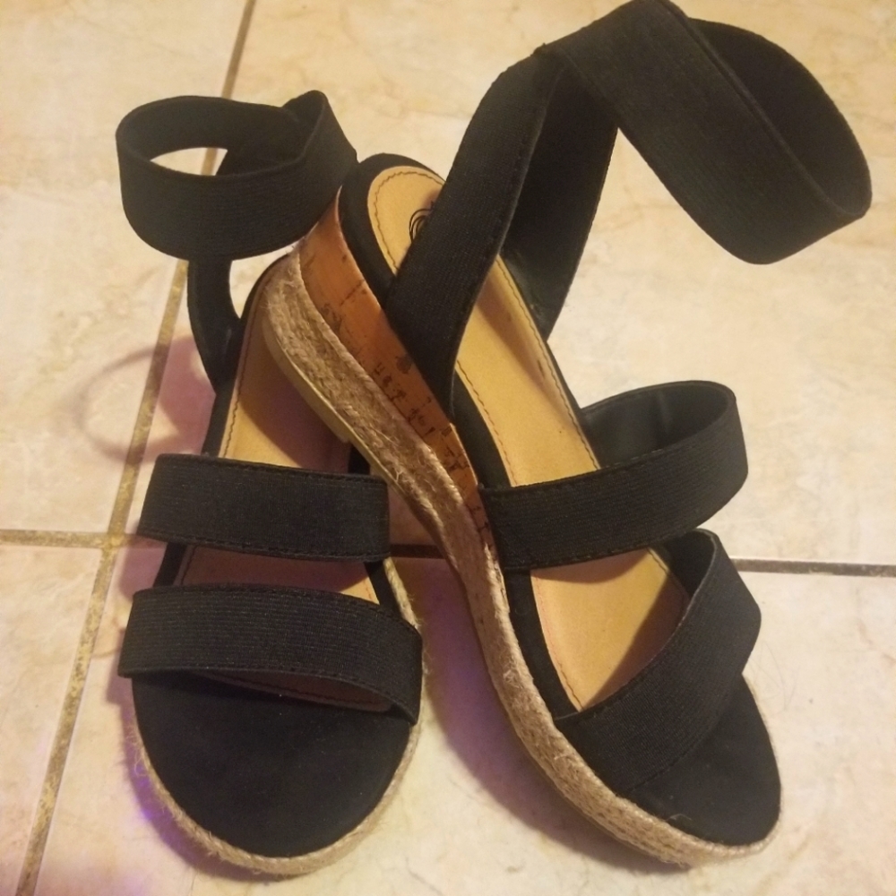 Wedge shoes